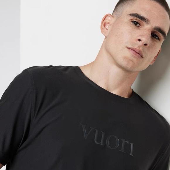 Vuori Short Sleeve Strato Graphic Tee Black Size Large NWOT - Picture 2 of 13
